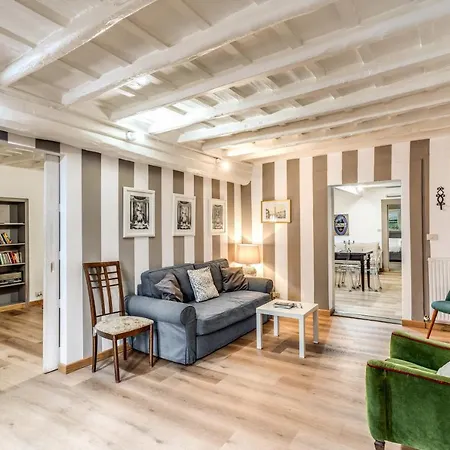 Apartamento Lovely Spacious Near The Colosseum