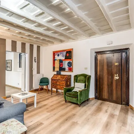 Apartamento Lovely Spacious Near The Colosseum