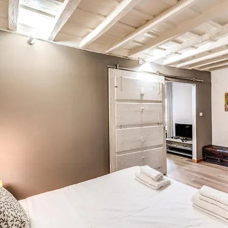 Lovely Spacious Near The Colosseum