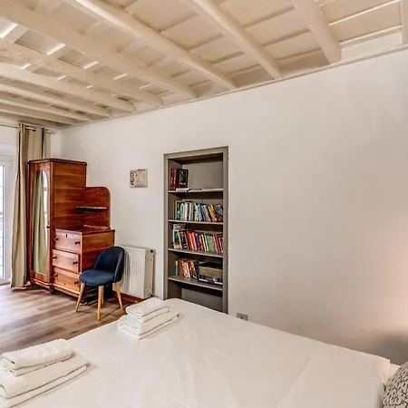 Lovely Spacious Near The Colosseum * Rom